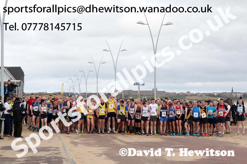 Start of the Sand Dancer 10k, South Shields. Photo: David T. Hewitson/Sports for All Pics